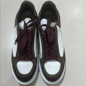 Stylish Womens Sneakers in Burgundy and White
